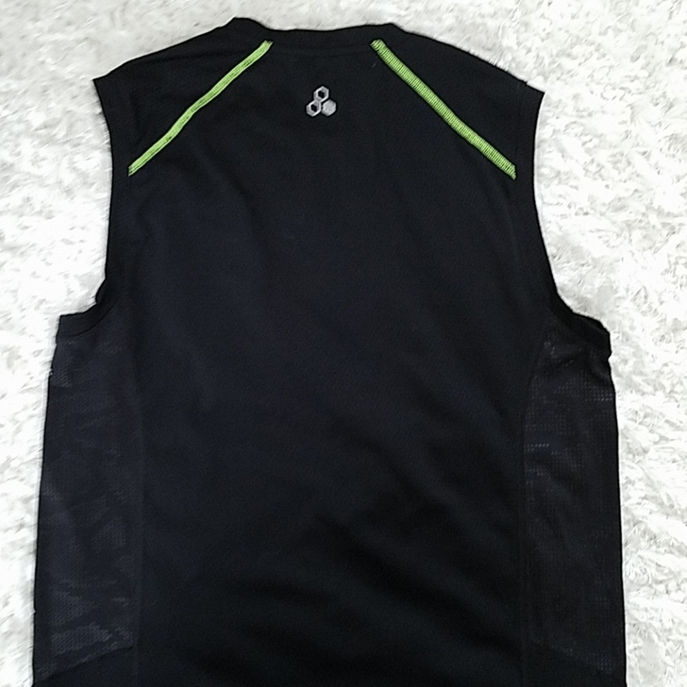 Sleeveless, thin Tek Gear Drytek shirt, small - Picture 4 of 5